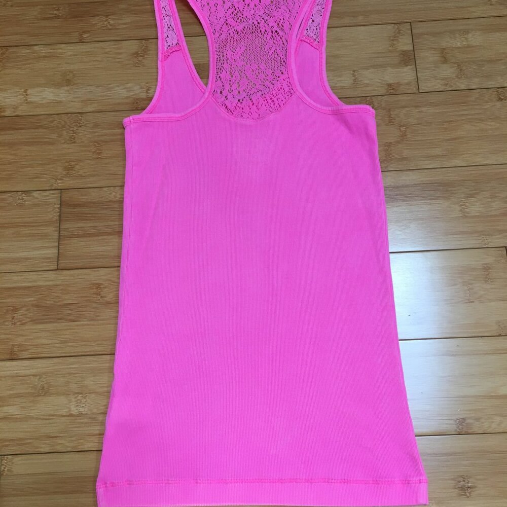EUC SO Neon Pink Ribbed Racerback Tank Top - Picture 2 of 3